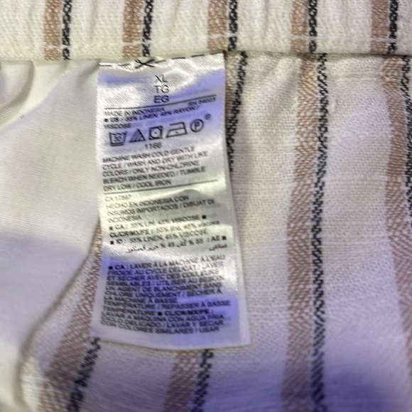 Old Navy Women’s Striped Linen Short - Picture 4 of 4